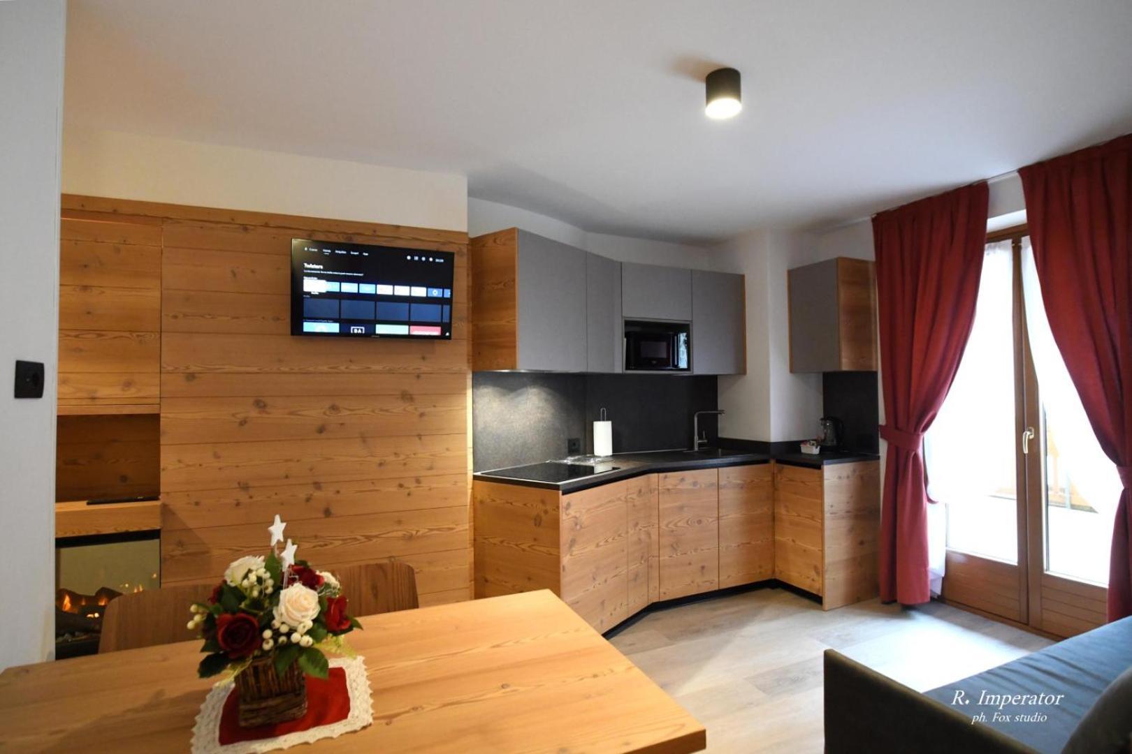 Park Residence Imperator Carisolo Exterior photo