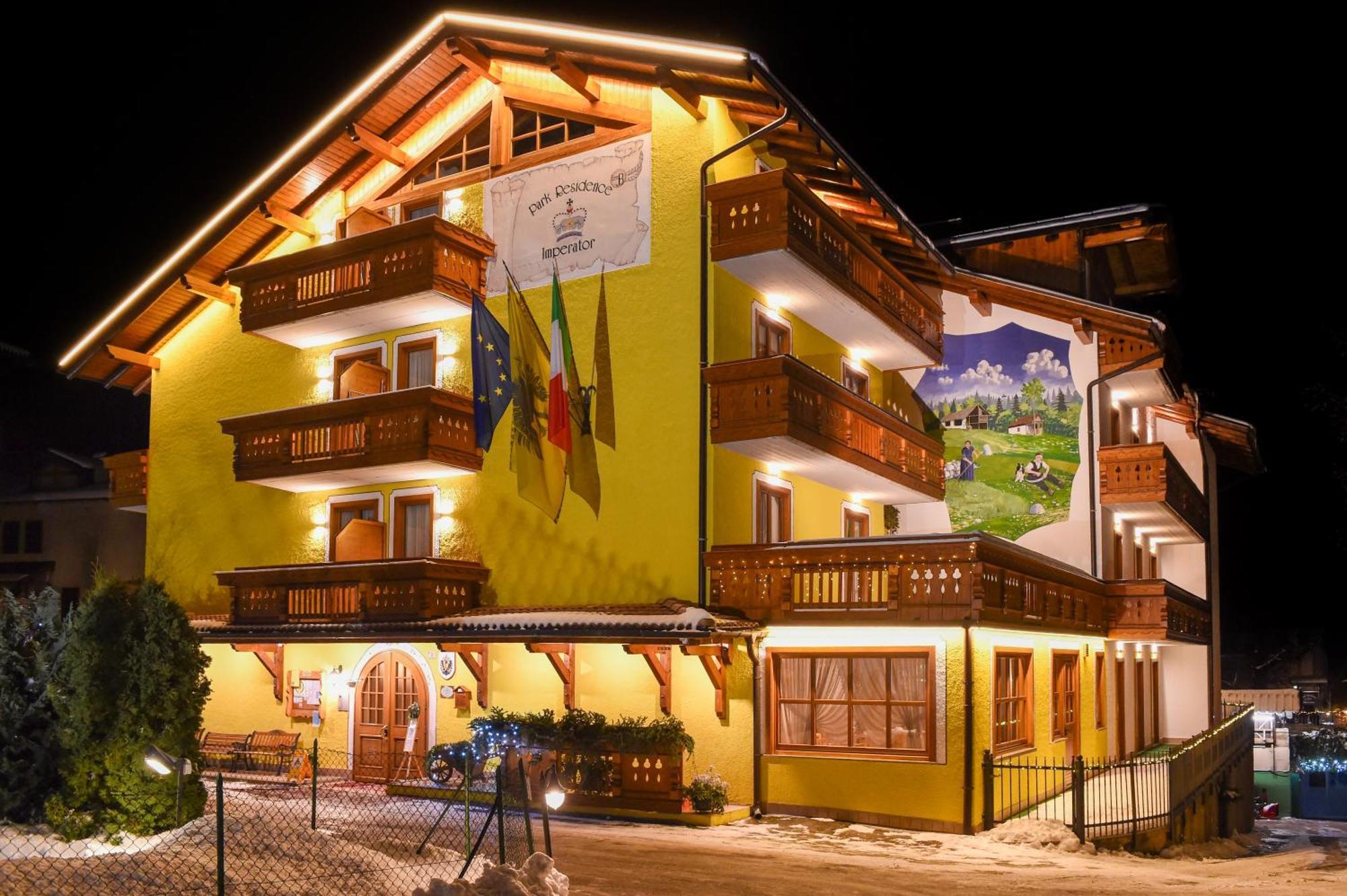 Park Residence Imperator Carisolo Exterior photo