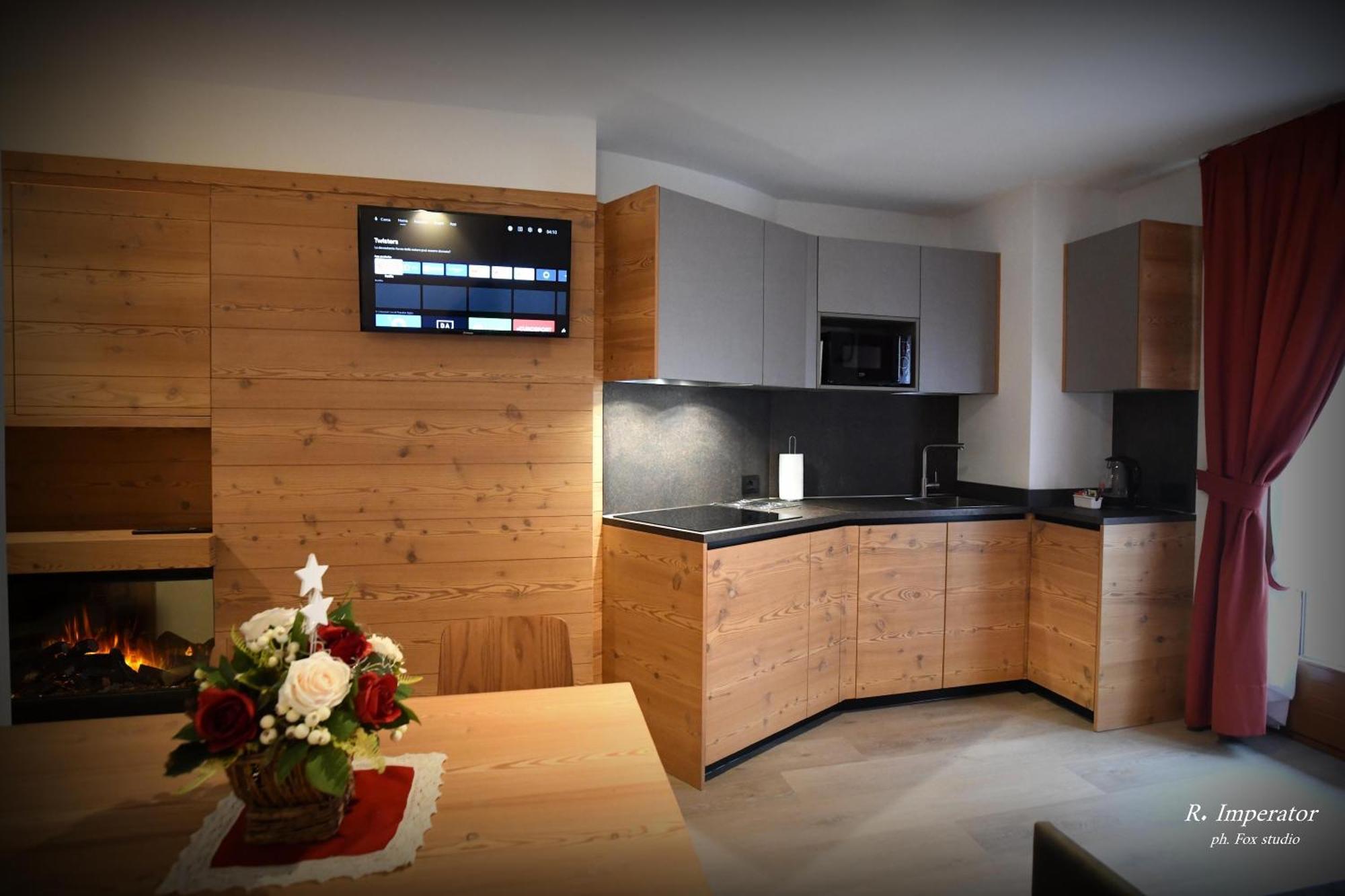 Park Residence Imperator Carisolo Exterior photo