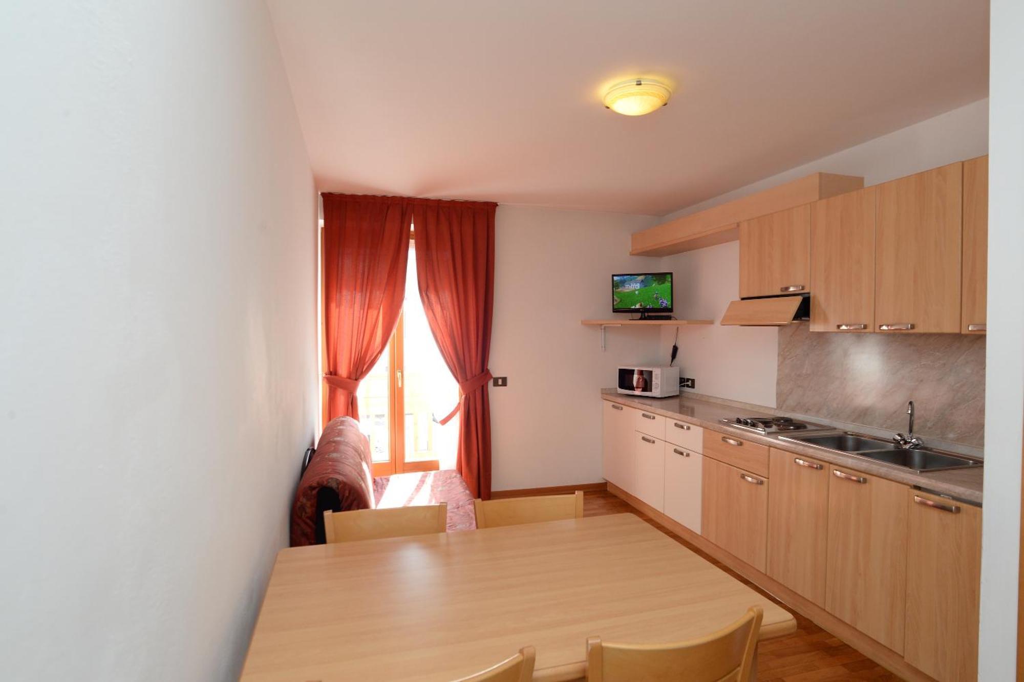 Park Residence Imperator Carisolo Exterior photo