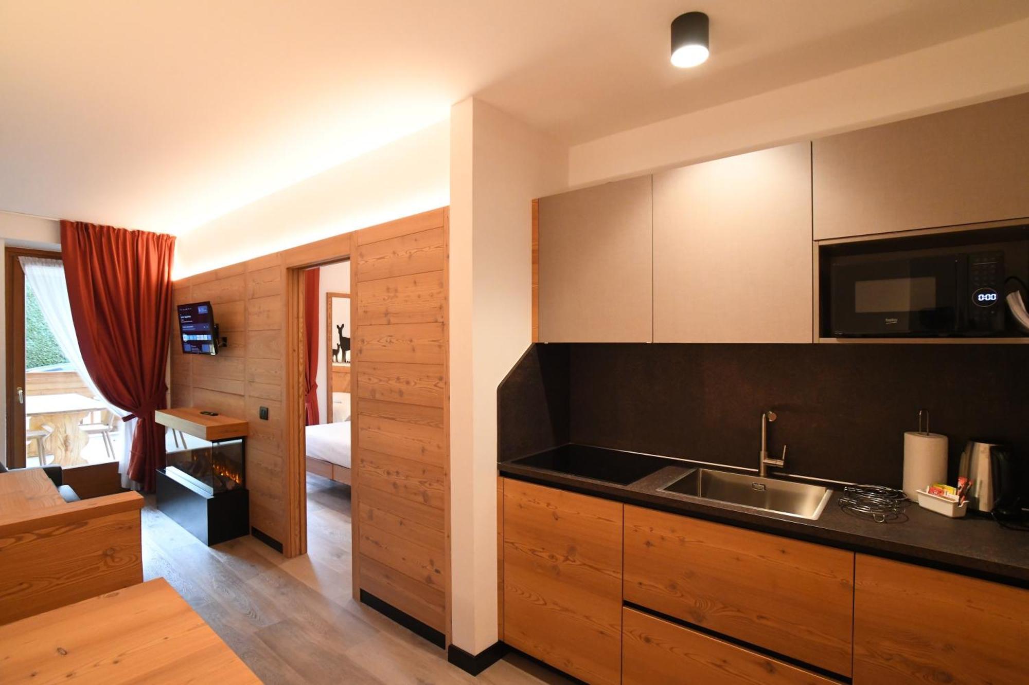 Park Residence Imperator Carisolo Exterior photo